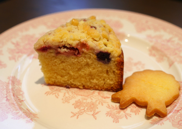 ベリークランブルケーキ